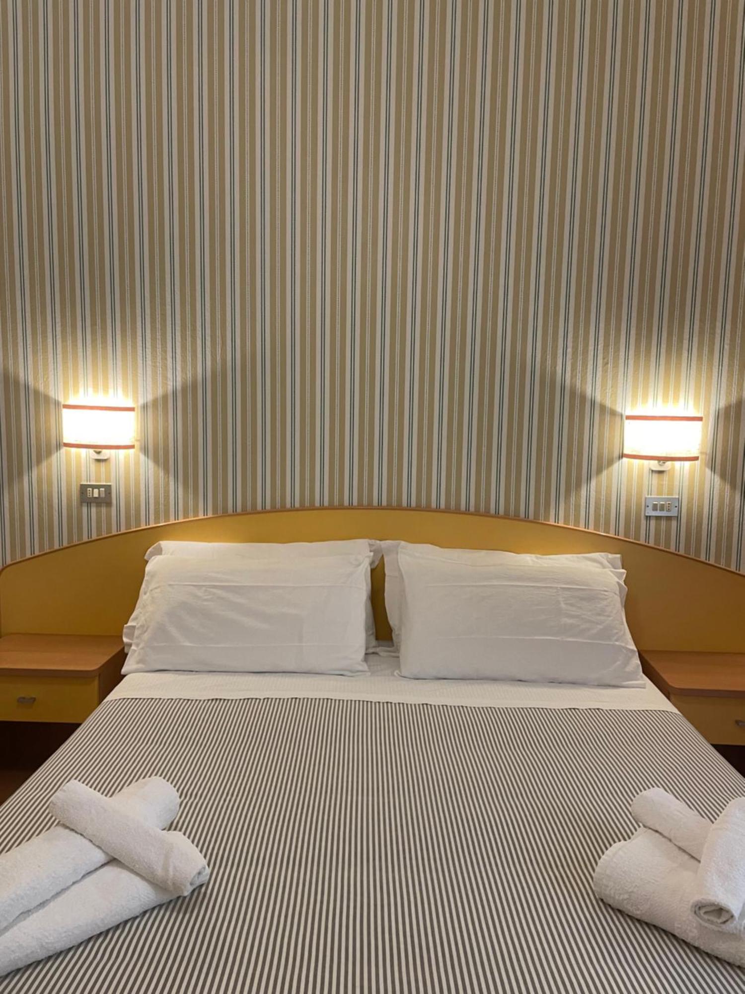 Piccolo Hotel Kursaal Чезенатико Экстерьер фото